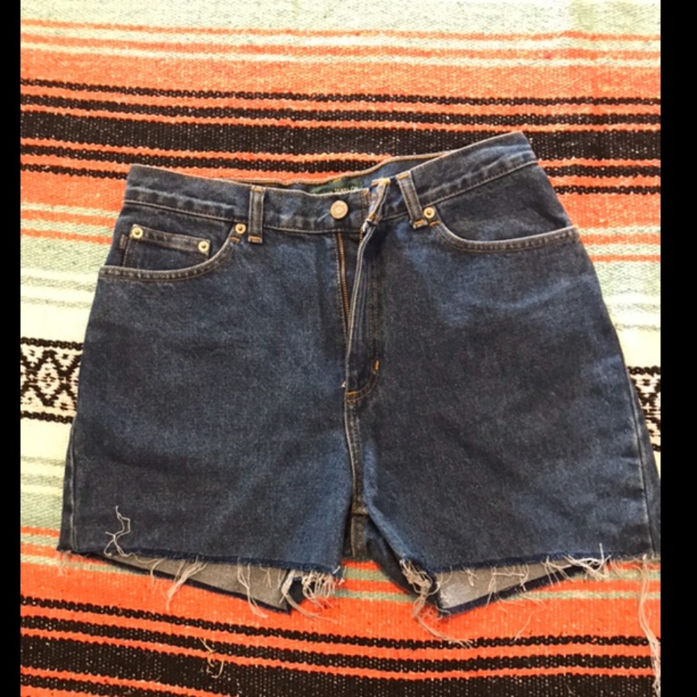 🖤 gently worn jean shorts 🖤